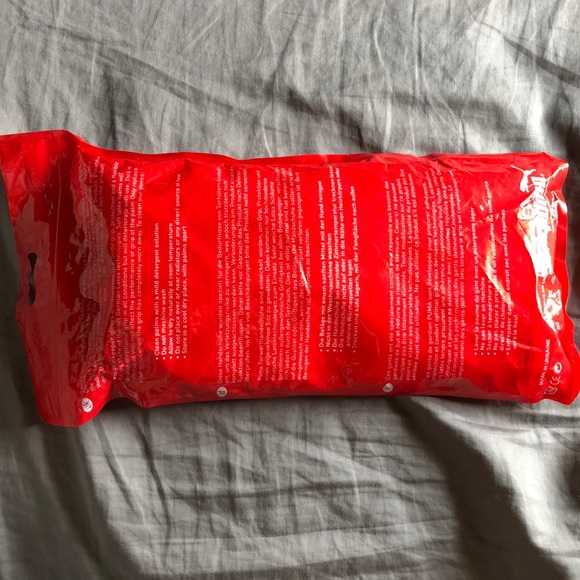 Size 8 Puma Goalkeeper Gloves - Picture 5 of 5